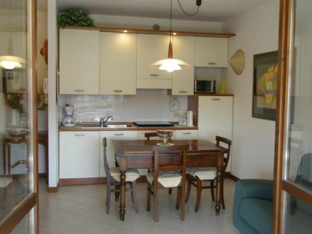 Apartment Mavi Bardolino Bagian luar foto