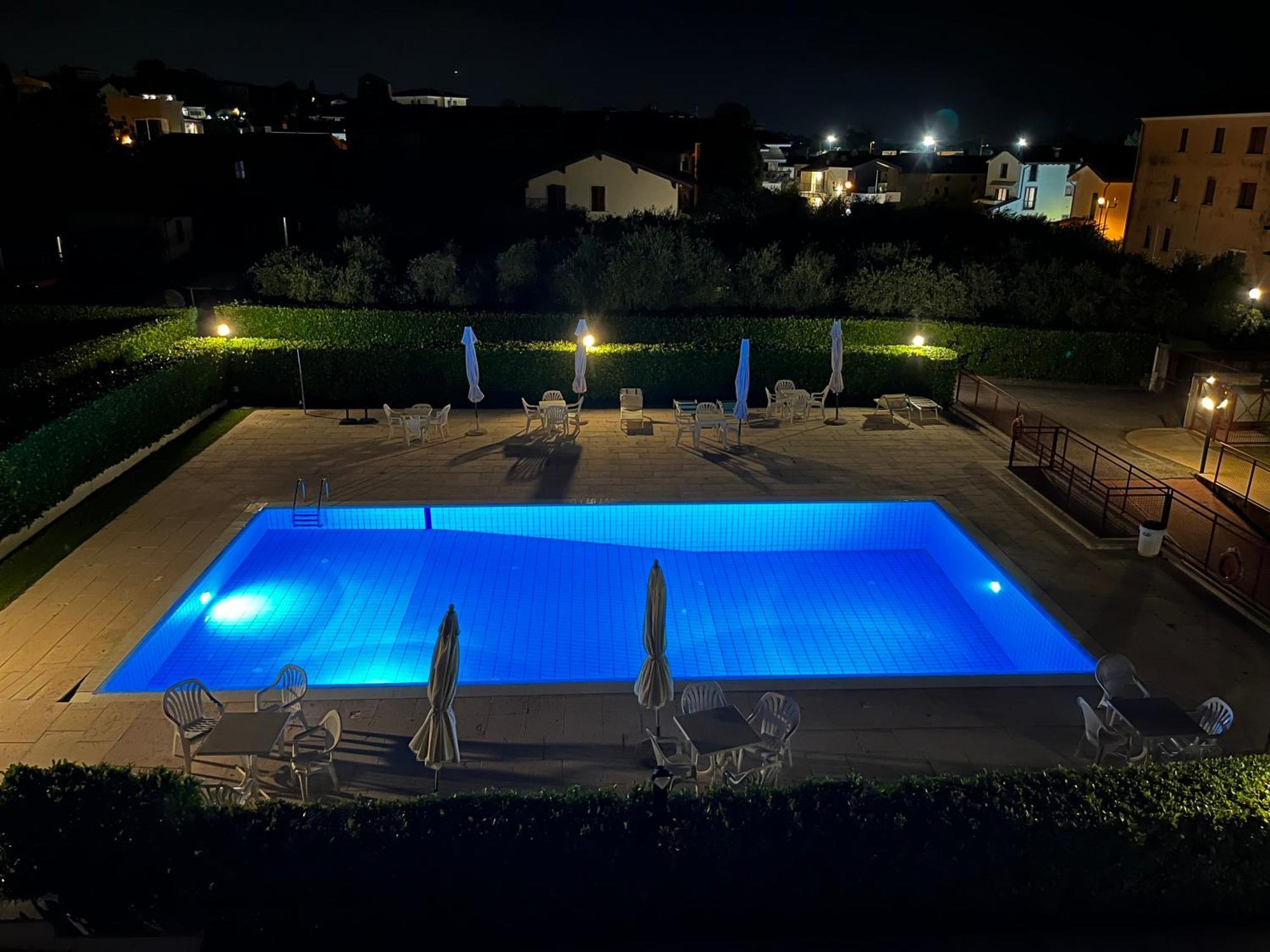 Apartment Mavi Bardolino Bagian luar foto