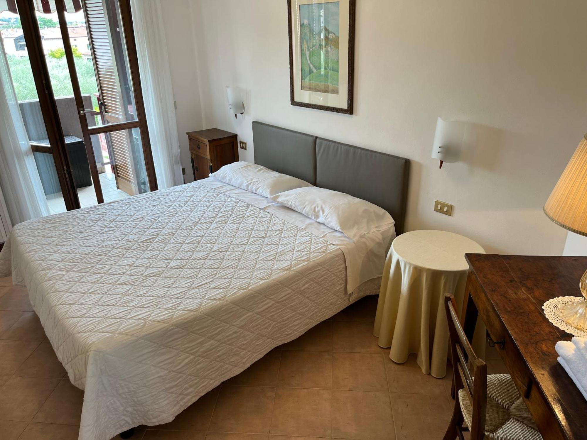Apartment Mavi Bardolino Bagian luar foto