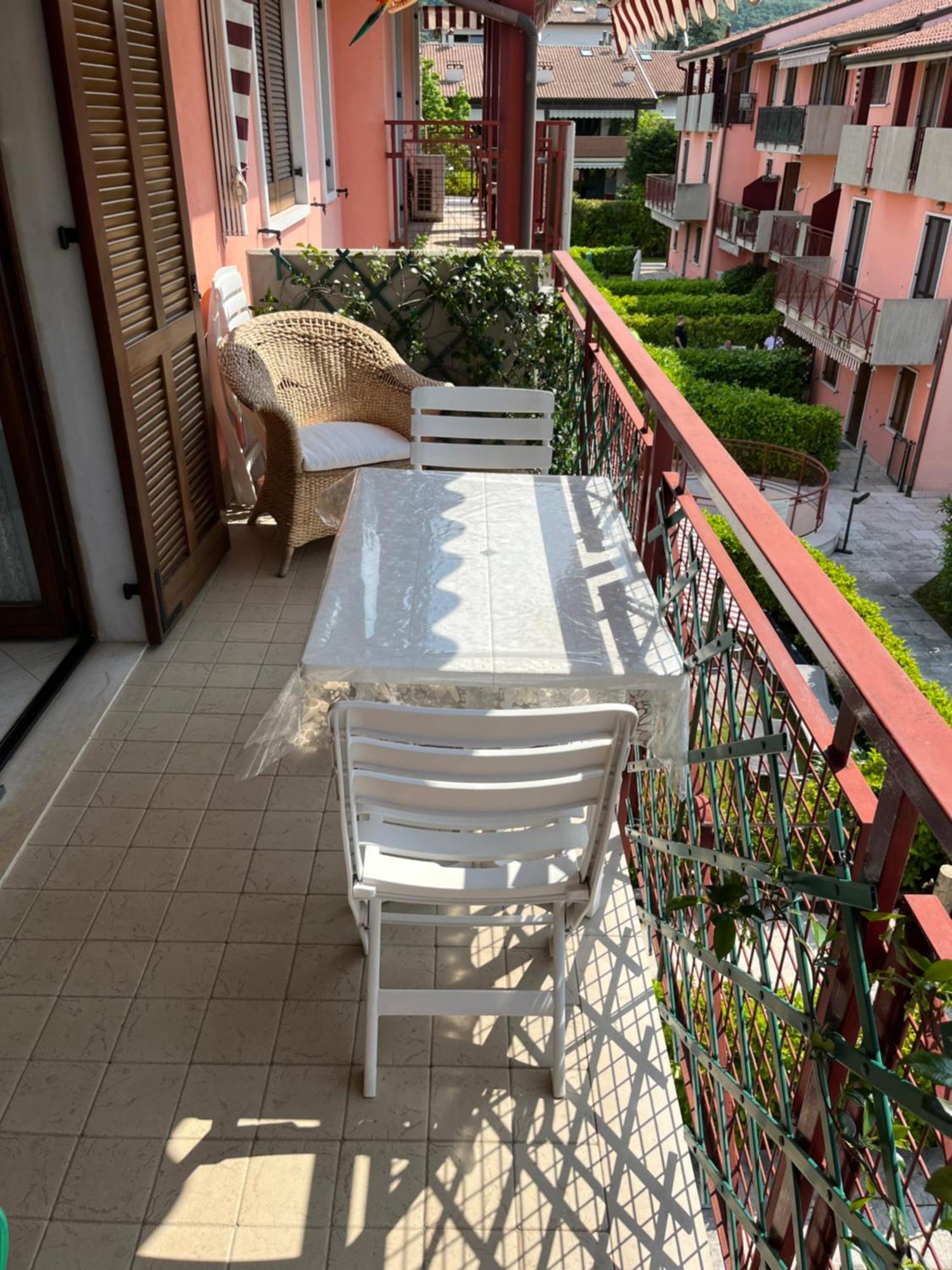 Apartment Mavi Bardolino Bagian luar foto